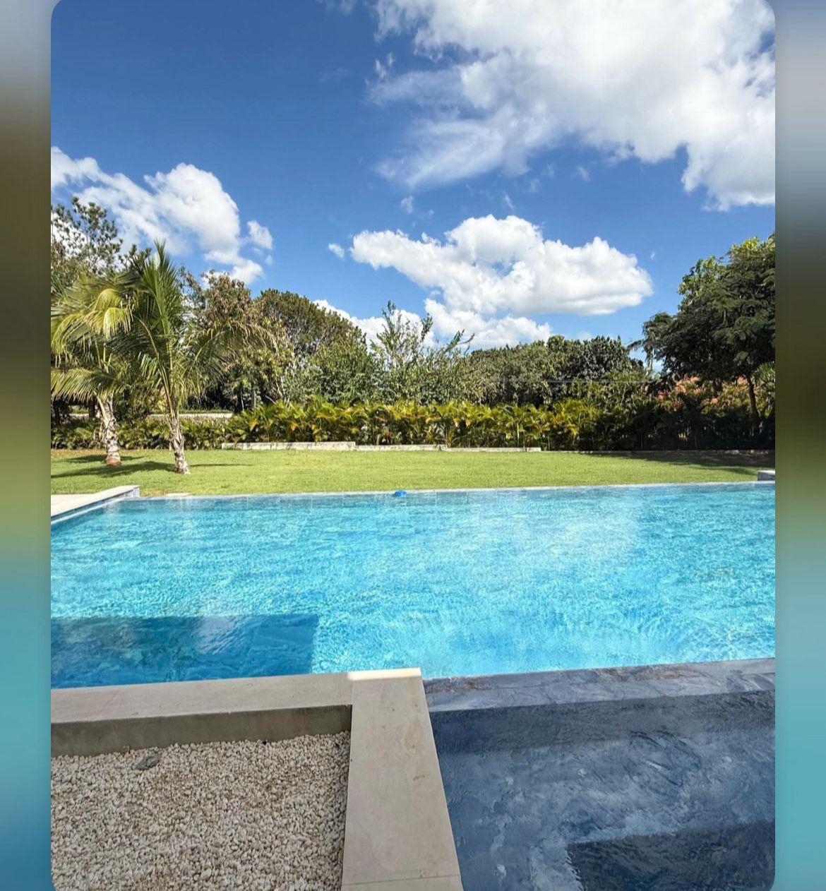 5BR New Lagos Villa - Pool View